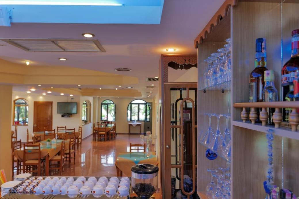 Blue Heaven Hotel Sarande Exterior photo