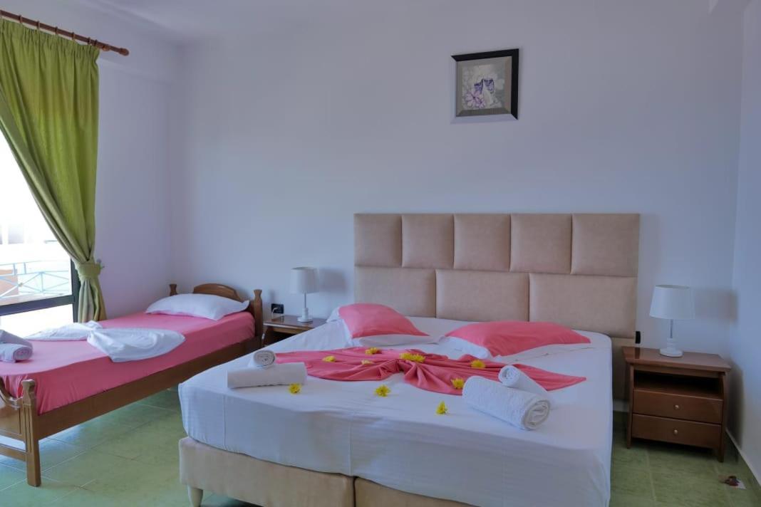 Blue Heaven Hotel Sarande Exterior photo