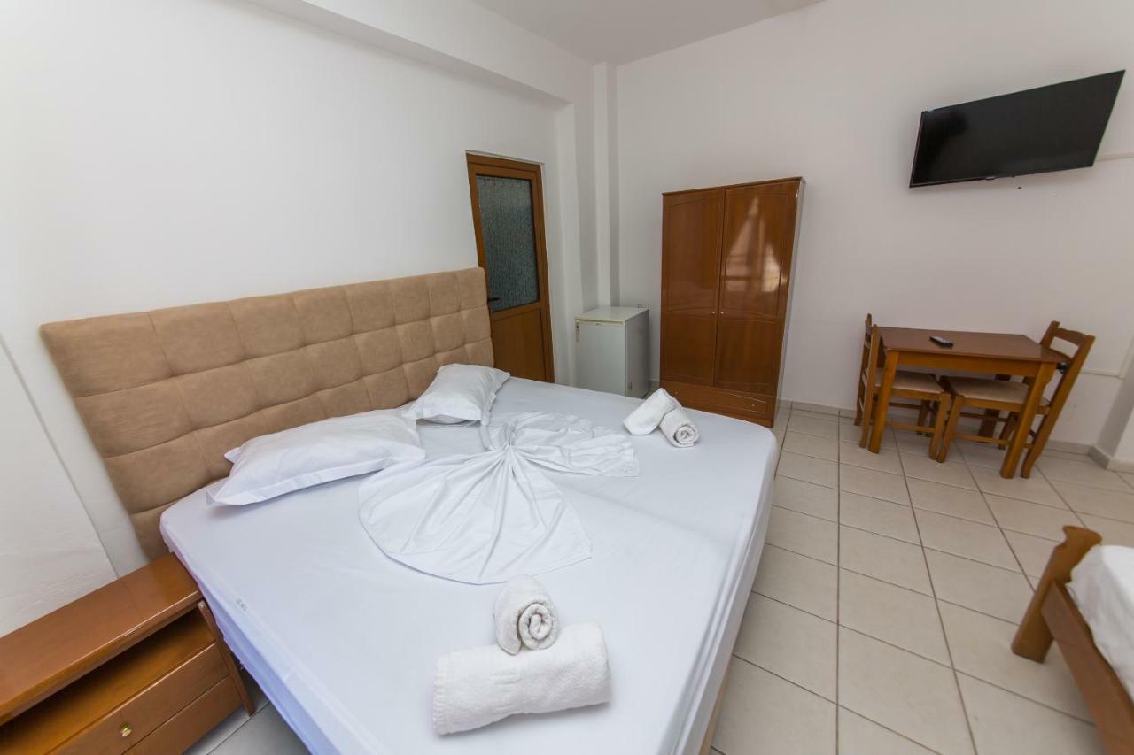 Blue Heaven Hotel Sarande Exterior photo
