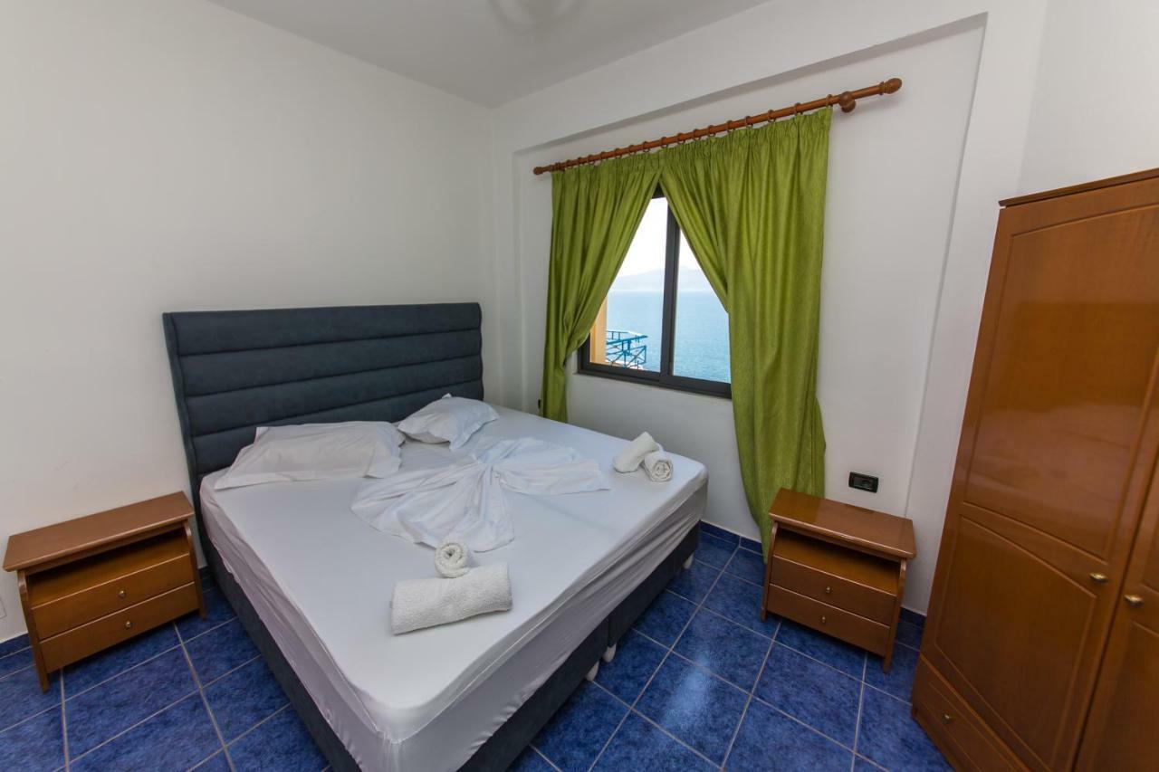 Blue Heaven Hotel Sarande Exterior photo