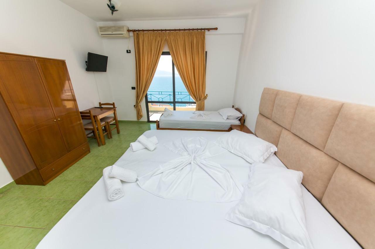 Blue Heaven Hotel Sarande Exterior photo
