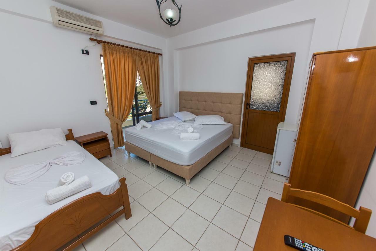 Blue Heaven Hotel Sarande Exterior photo