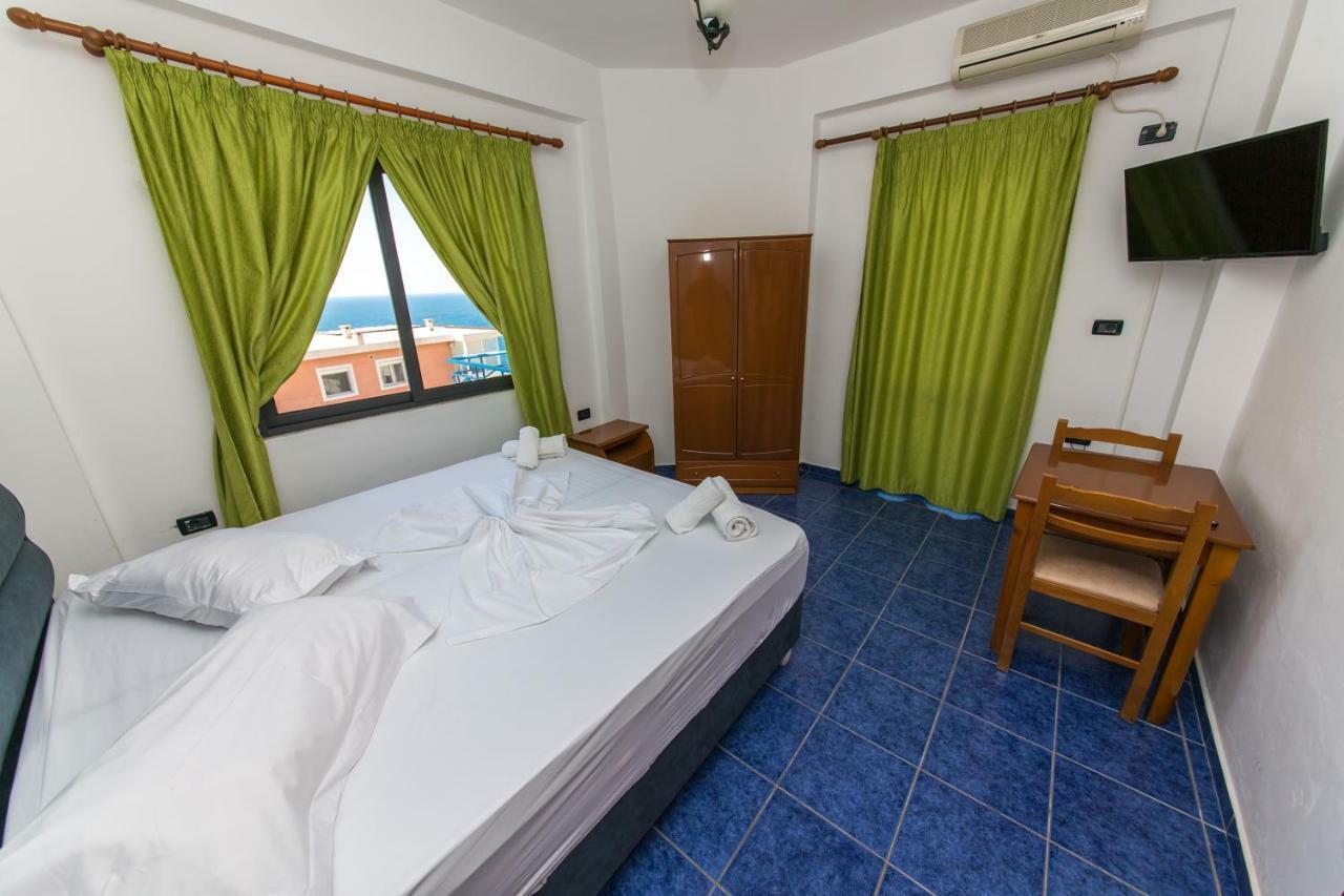 Blue Heaven Hotel Sarande Exterior photo